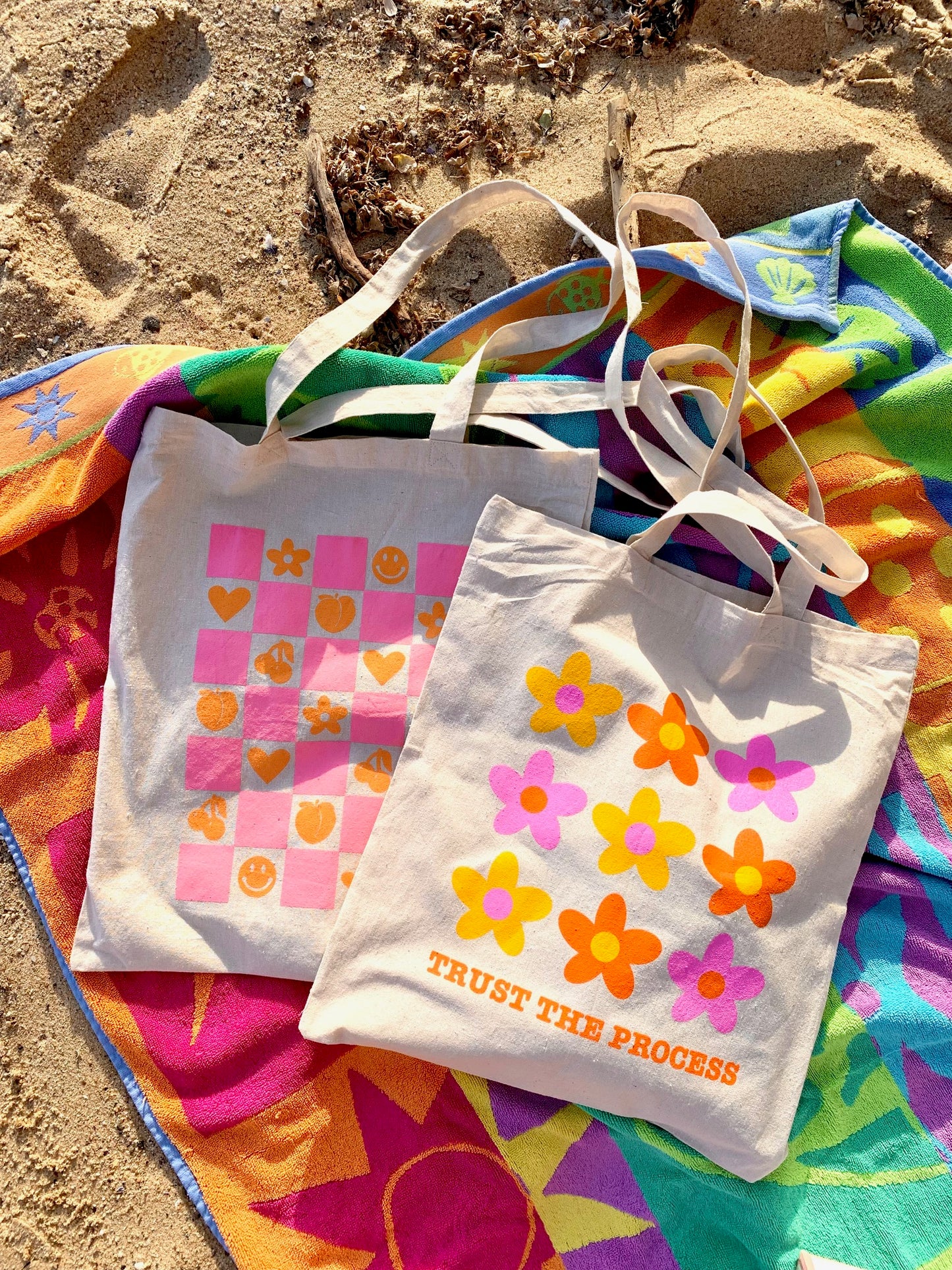 OOPSIE CHECKERED DOODLE TOTE BAG
