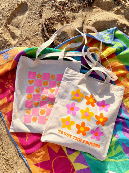 OOPSIE CHECKERED DOODLE TOTE BAG